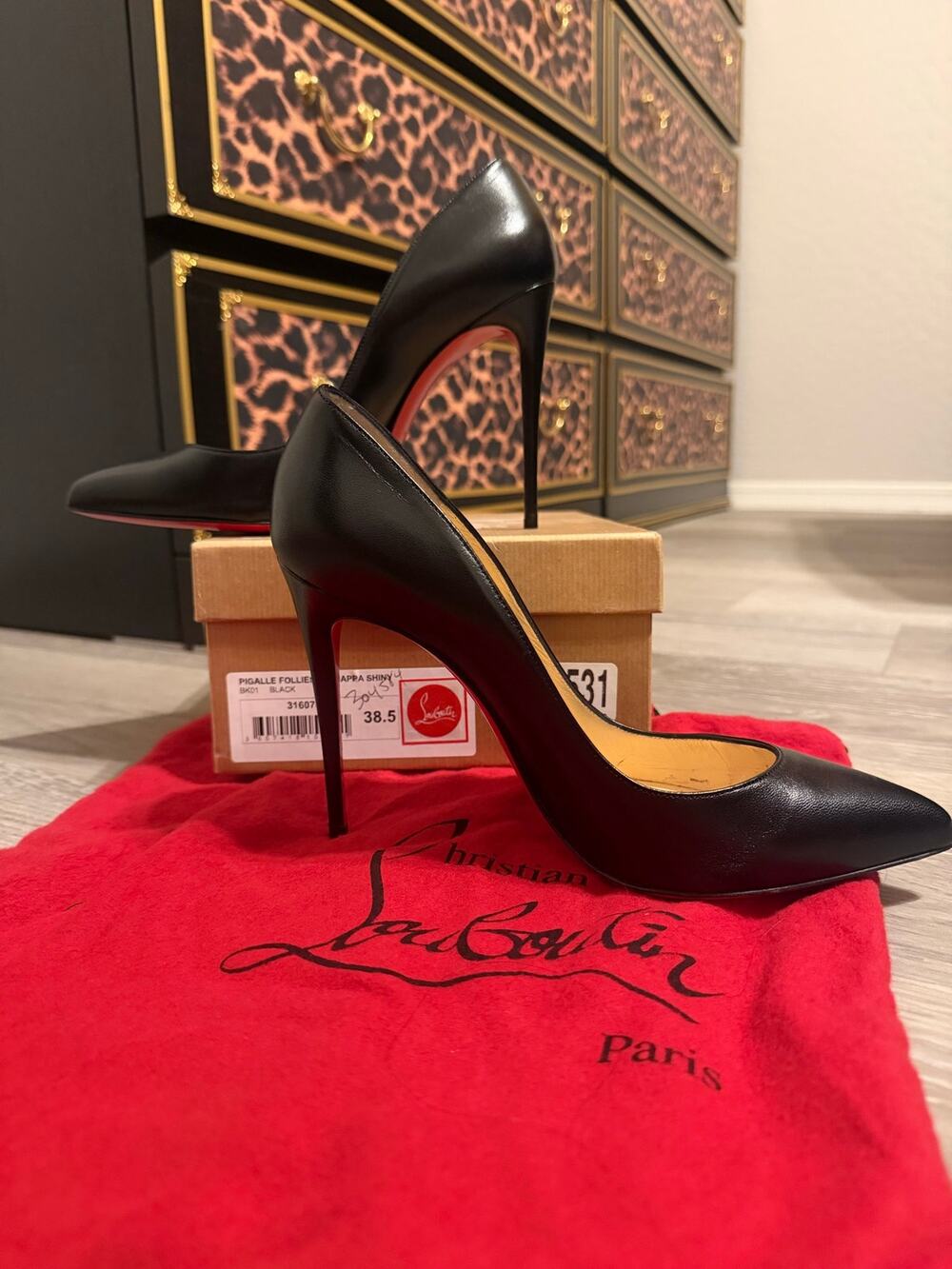 Christian Louboutin black leather pumps sz 38